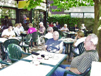 Frühstücken im Dirfcafé Nievenheim